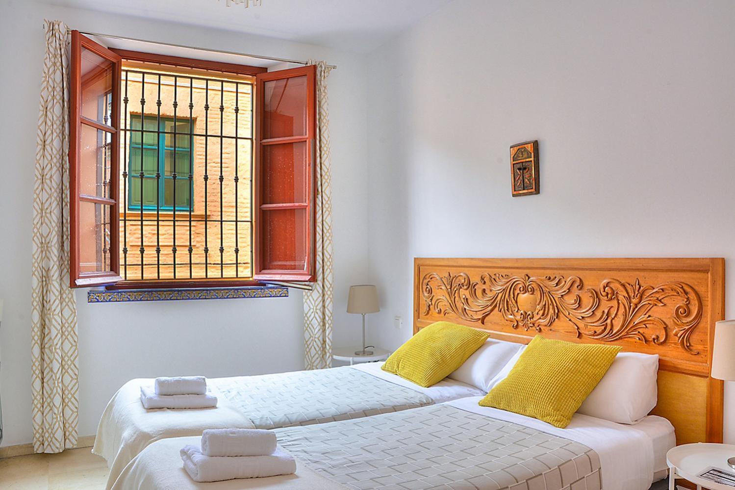 סביליה Apartamento Torre De La Plata מראה חיצוני תמונה