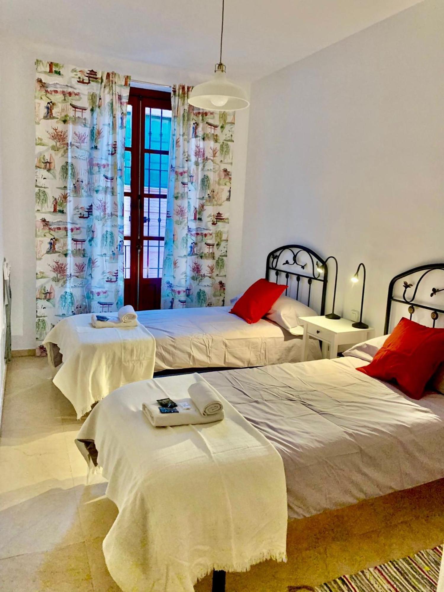 סביליה Apartamento Torre De La Plata מראה חיצוני תמונה
